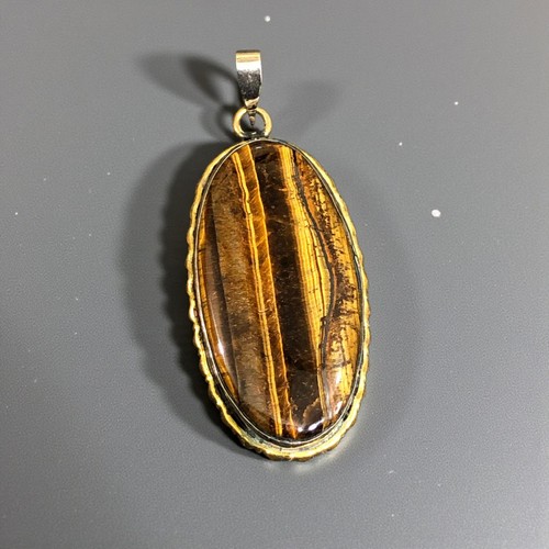Collier pendentif pierre