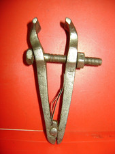 Outil ancien Bourrelier Etau