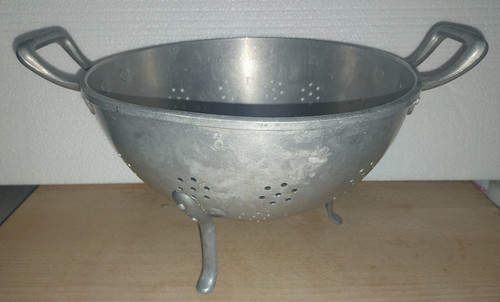 Ancienne passoire tripodes - passoire,
