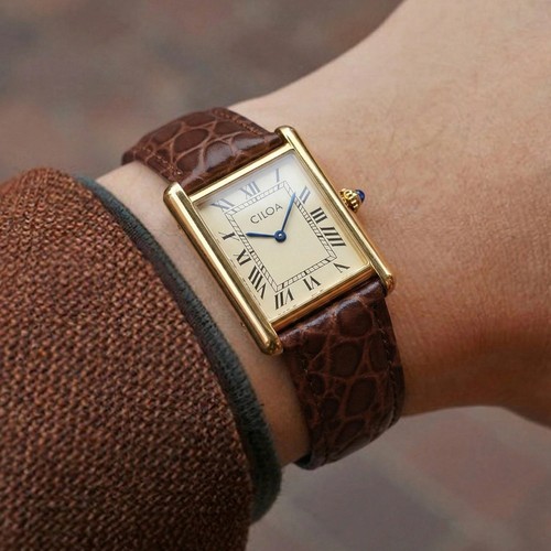 Montre carrée rétro - , luxe