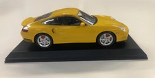 PORSCHE 1/12 ème 996 TURBO JAUNE CARSON