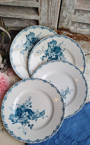 Anciennes petites assiettes - ,