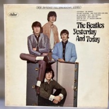 The Beatles Yesterday And Today LP Record Captiol Apple Logo noir et blanc Desi