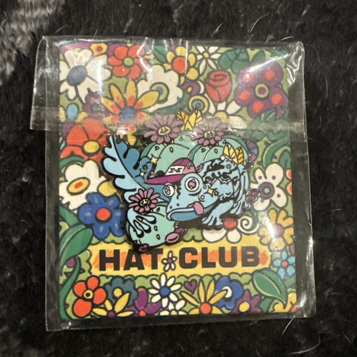 Hat club frog - frog, pin