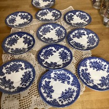 11 Sous tasses Wedgwood