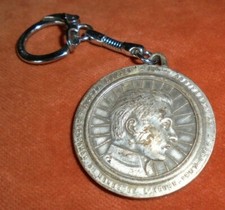 Porte-clés Médaille Cyclisme ROGER RIVIÈRE Brasserie LE VIGORELLI St Etienne 