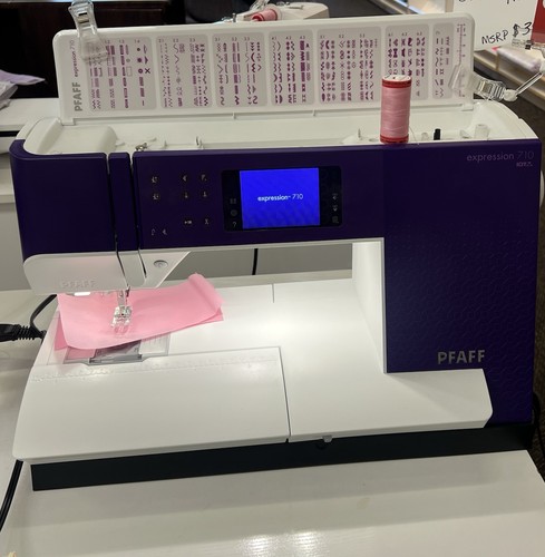 Pfaff expression 710 - 710, sewing