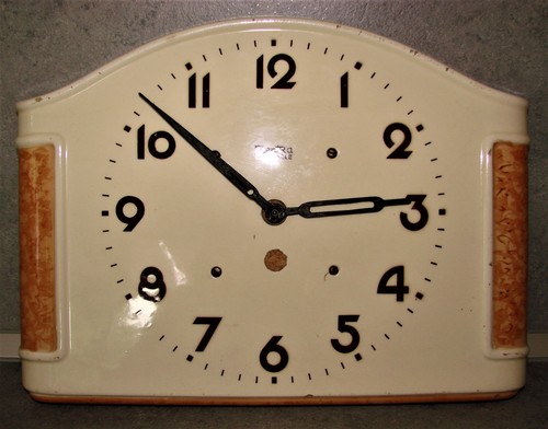Ancienne horloge murale