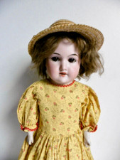 JOLIE POUPÉE ANCIENNE