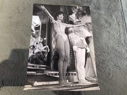 Les folies bergère - les,