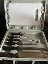 COUTEAUX DU CHEF - Malette avec set de couteaux de cuisine et planche à découper