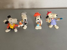 LOT DE 4 ADORABLES FIGURINES SNOOPY DE 1958/66
