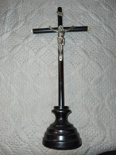 Ancien crucifix sur - ancien,