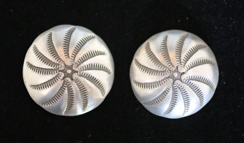 Silver buttons conchos - (2),