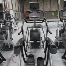 Cybex 750 A Arc Trainer with