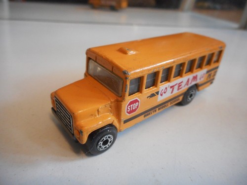 Matchbox school bus team - bus,