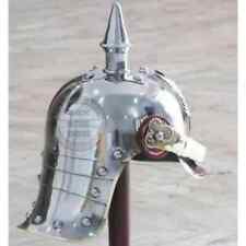 Casque à pointes d'armure en