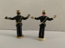 LOT 2 FIGURINES VINTAGE