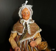 ancien SANTON DE PROVENCE HABILLE SIMONE JOUGLAS FEMME A LA CHAUFFERETTE