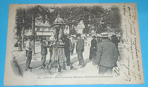Cpa paris une fontaine - une,