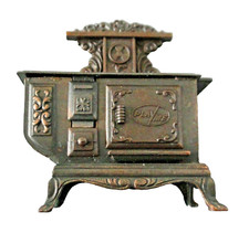 TAILLE CRAYON ANCIEN COLLECTION  CUISINIERE PIANO DE CUISSON  PLAY ME REF 972