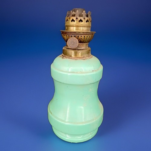 Lampe petrole opaline - lampe, a