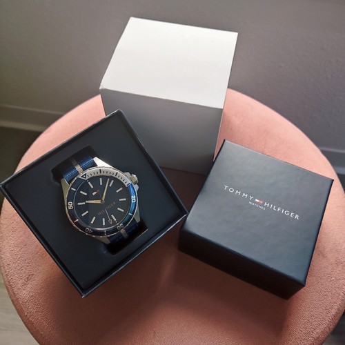 Montre tommy hilfiger - tommy,