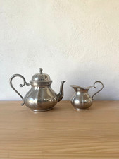 Théière et pot à lait