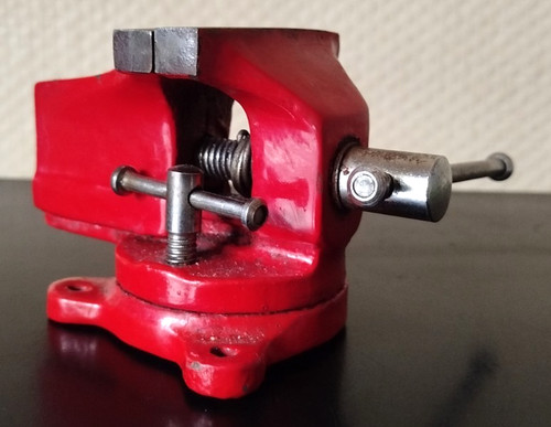 Petit étau table rouge - petit,