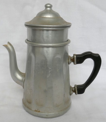 Petite cafetiere ancienne - ancienne, en