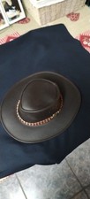 Chapeau en cuir australien