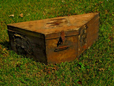 BOITE DE TRANSPORT POUR BICORNE DE GRANDE TENUE / DEBUT 20°