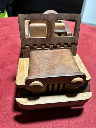 Modèle réduit bois - réduit, jeep
