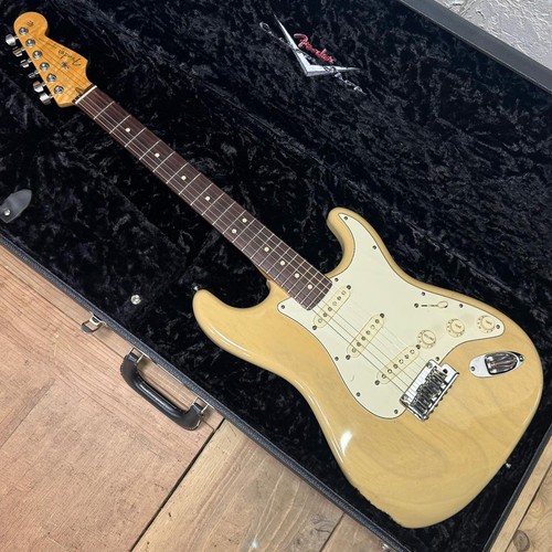 Electric guitar fender custom - guitar,