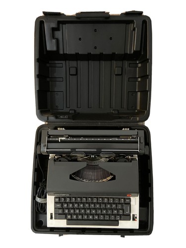 Typing machine olympia - olympia, /