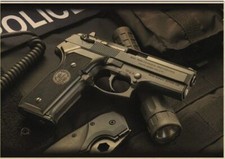 POSTER AFFICHE PISTOLET BERETTA COUGAR B 8000 ARME POING 42x30cm KRAFT