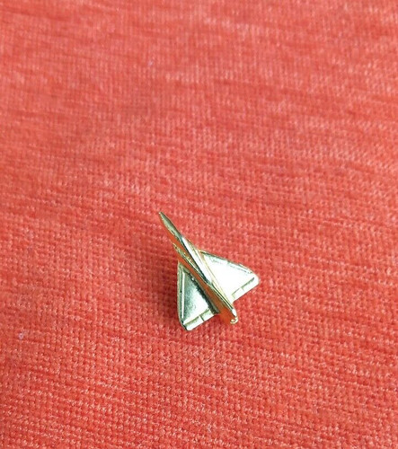 Pins pin avion airplane - pin's,