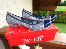 BALLERINES NEUVES P 41 marque "UN TOUR EN VILLE"