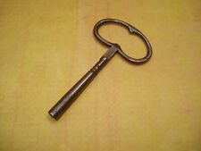 Clé d' Horloge Pendule Ancienne  Remontoir en Fer