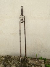 -BELLE ANCIENNE PINCE de CHEMINEE FER Forgé BELLE PRISE DE MAIN  déco   D