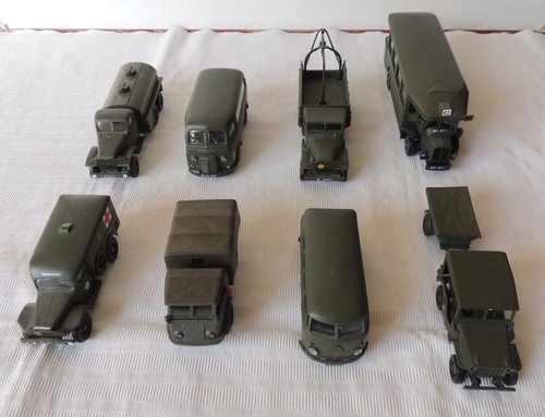 Lot véhicules militaires