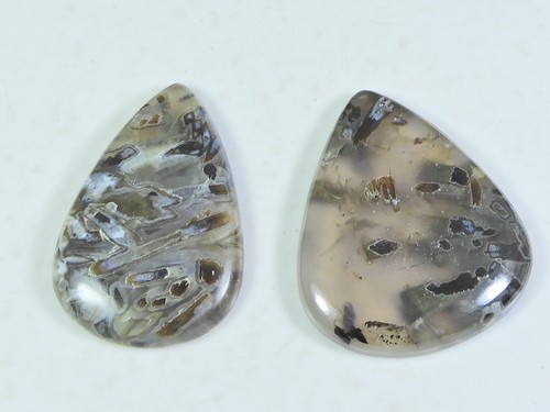 82cts lot 2 - 82cts., de