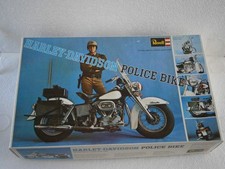 MAQUETTE MOTO MINIATURE EN PLASTIQUE HARLEY DAVIDSON POLICE REVELL 1/8