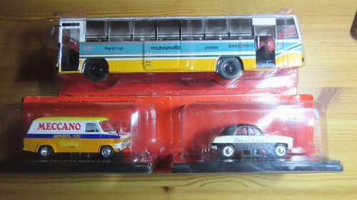 Hachette bus voiture lot - et,