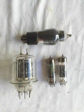 tubes radio TSF modèles lot de 4 ampoules  différents non testés