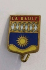 écussons BROCHE ANCIENNE