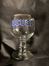 Ancien verre A Pied bière