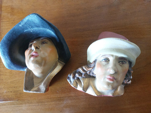 Deux tetes poser platres - poser,