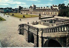 77 - Fontainebleau - Palais de Fontainebleau - L'escalier du Fer à Cheval et l'a