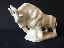 JOLI TAUREAU EN CERAMIQUE